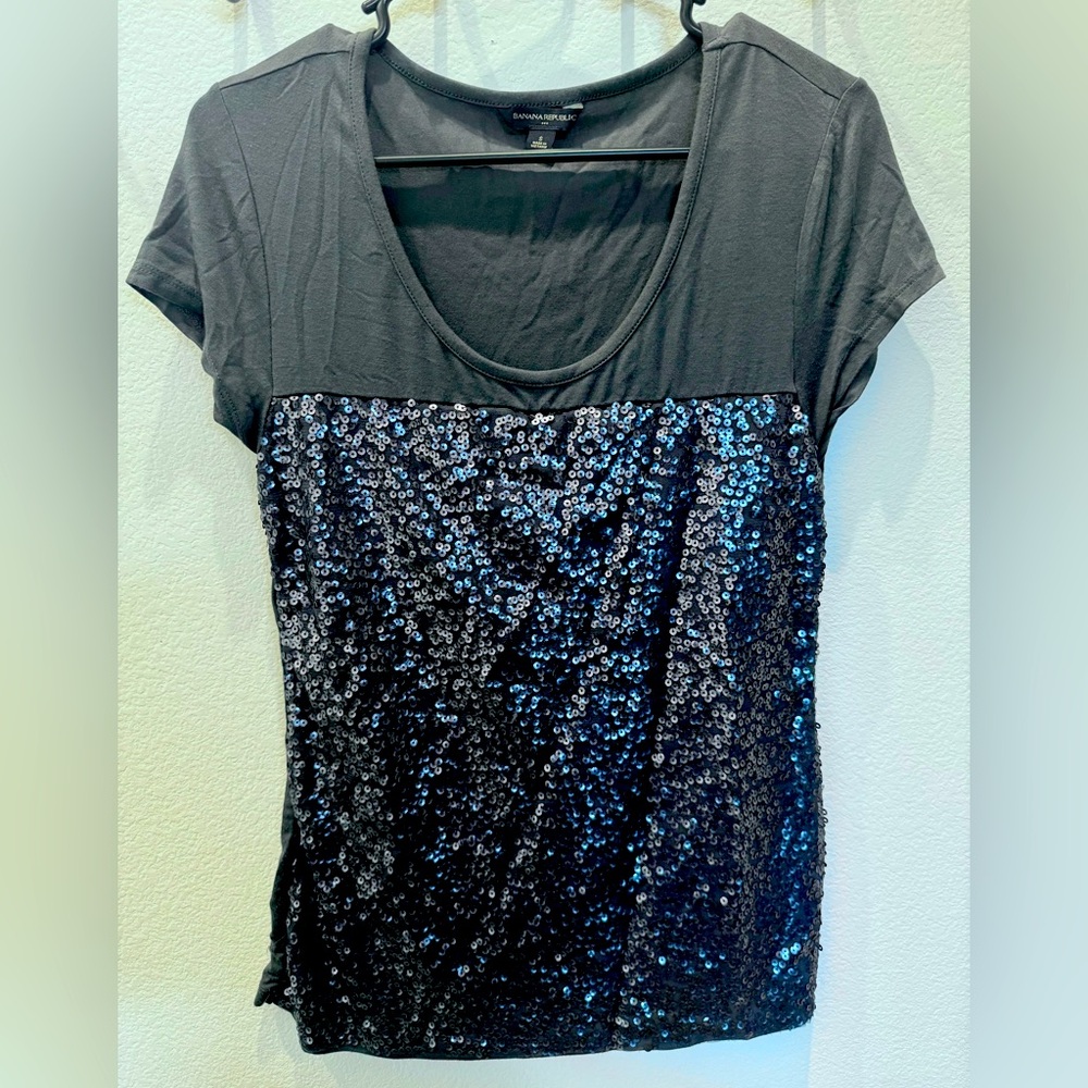 Banana Republic Black Sequin Front Scoop Neck Tee - Size S